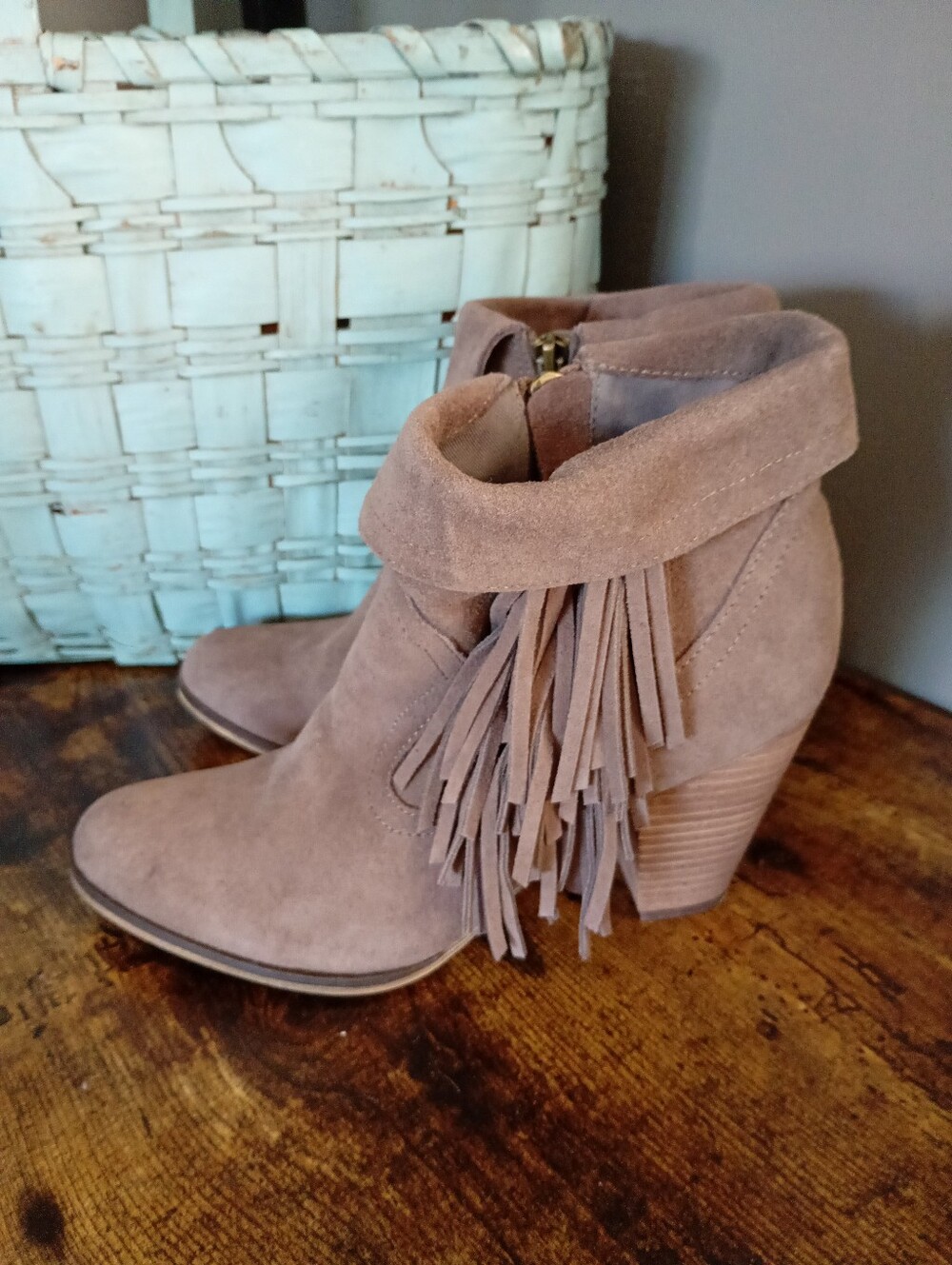 Steve Madden Taupe Suede Fringe Ankle Boots (9)
